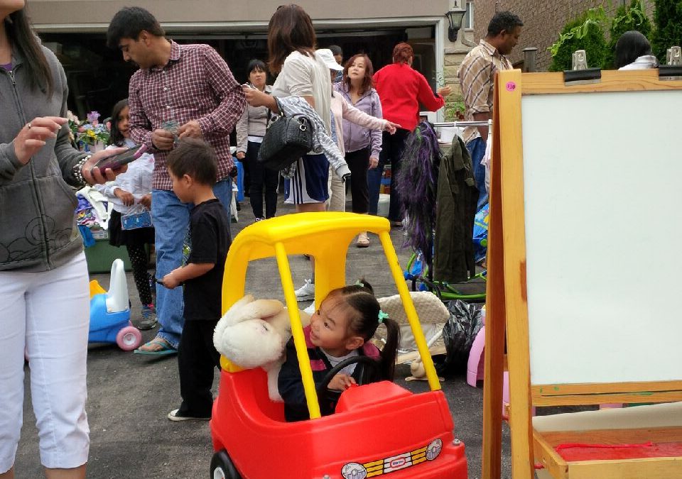 Garage Sale Giúp Các Người Nghèo Tại Miền Trung, 4 tháng 7, 2015 – Garage Sale to raise funds help poor people in VN